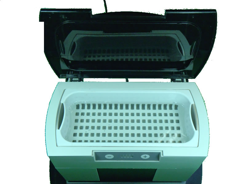 Automatic Eyeglass Cleaner