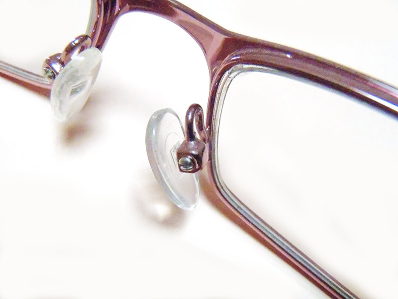 What Makes your Glasses' Nose Pads Leave Marks?